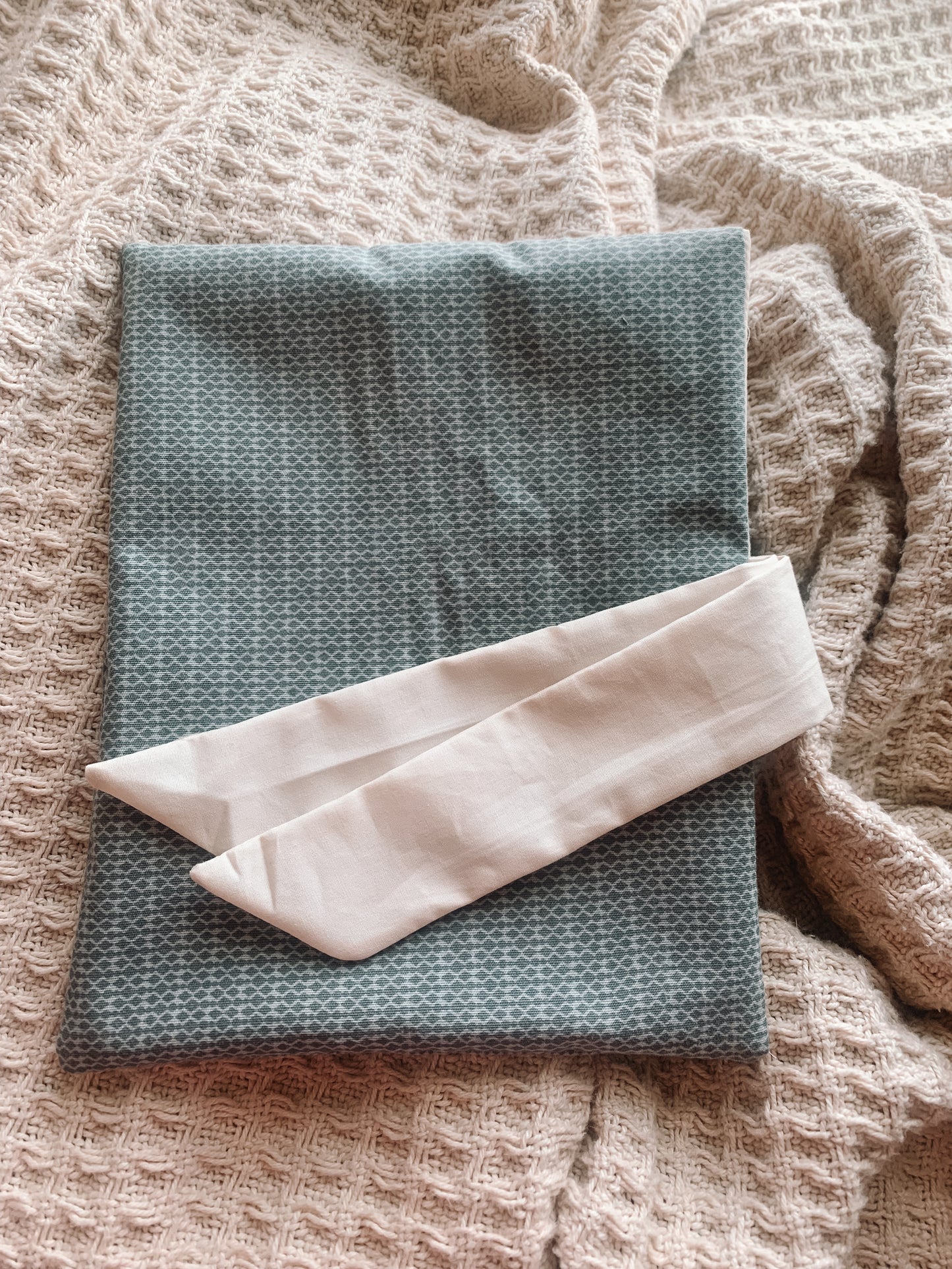 Grey Patterned Book Pouch