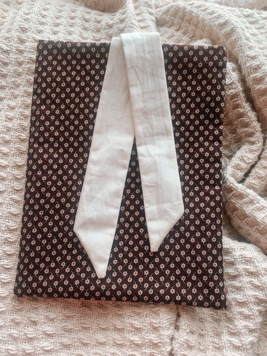 Brown Daisies Book Pouch